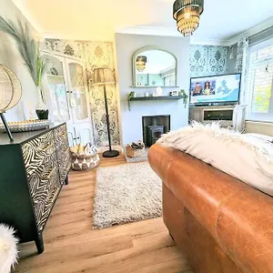 Spacious Lovely 3 Bed House In Nottingham Contractors Or Family Keyworth