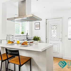 Trendy 4-Bedroom House - Near City Hospital, Sherwood, Qmc & Fast Access To Nottingham City Centre Nottingham
